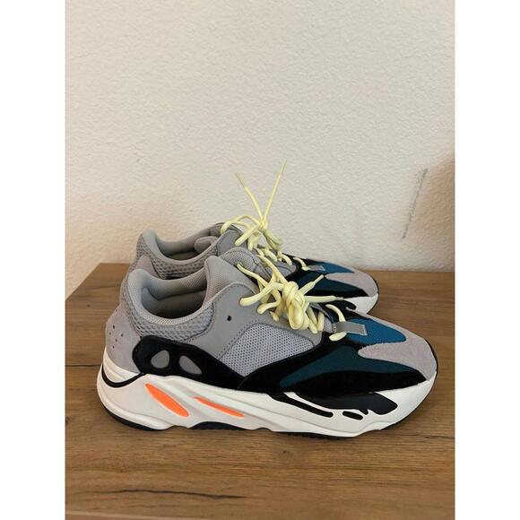 Yeezy Boost 700 Wave Runner (Size 10.5)